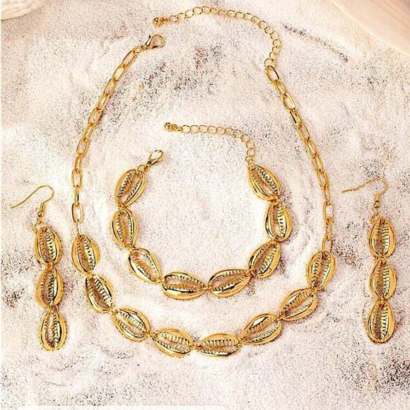 Gold Shell Necklace Bracelet Earrings Set, Gold Plated, Summer Vacation - Picture 4 of 5